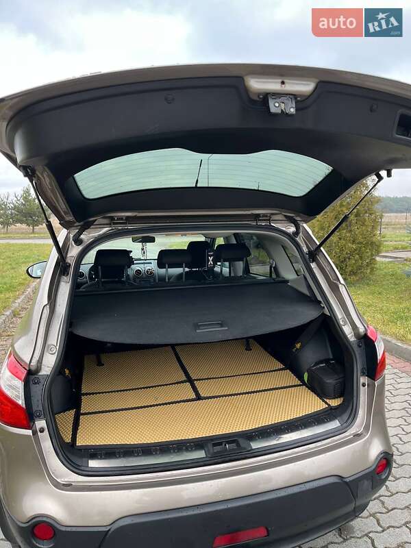 Внедорожник / Кроссовер Nissan Qashqai+2 2011 в Радехове