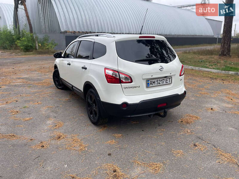 Внедорожник / Кроссовер Nissan Qashqai+2 2013 в Новых Санжарах