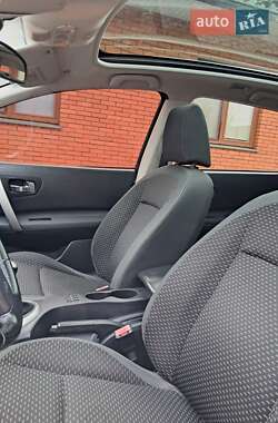 Позашляховик / Кросовер Nissan Qashqai+2 2009 в  фото 19 Позашляховик / Кросовер Nissan Qashqai+2 2009 в