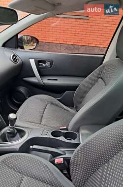 Позашляховик / Кросовер Nissan Qashqai+2 2009 в  фото 27 Позашляховик / Кросовер Nissan Qashqai+2 2009 в