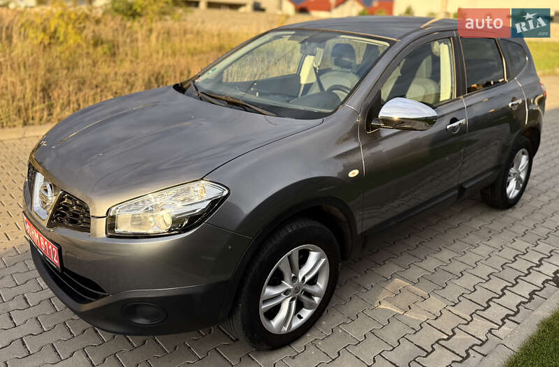 Позашляховик / Кросовер Nissan Qashqai+2 2011 в Рівному