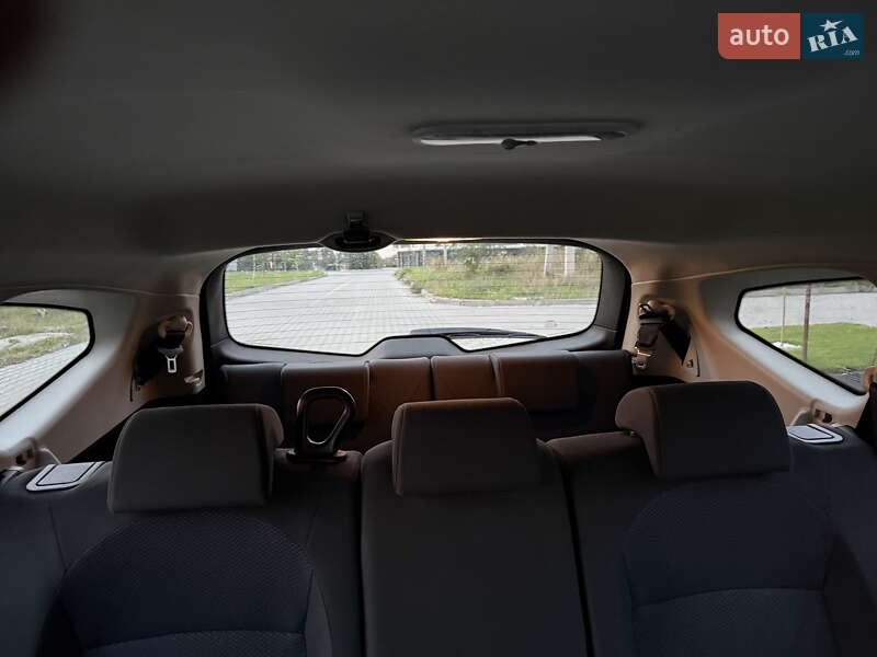 Позашляховик / Кросовер Nissan Qashqai+2 2011 в Рівному