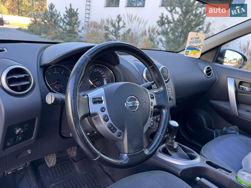 Внедорожник / Кроссовер Nissan Qashqai+2 2010 в Луцке