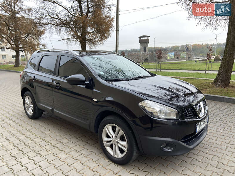 Позашляховик / Кросовер Nissan Qashqai+2 2013 в Звягелі