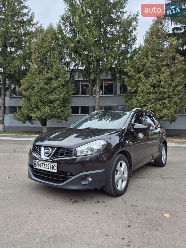 Позашляховик / Кросовер Nissan Qashqai+2 2011 в Рівному