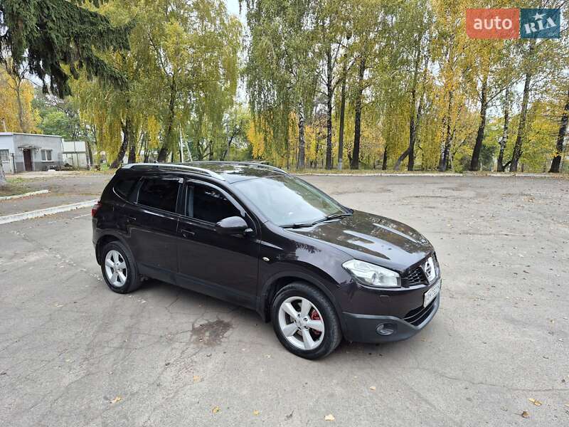 Позашляховик / Кросовер Nissan Qashqai+2 2011 в Рівному