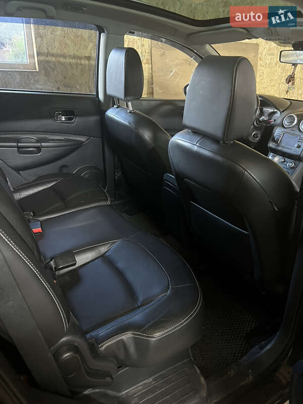 Внедорожник / Кроссовер Nissan Qashqai+2 2010 в Черновцах