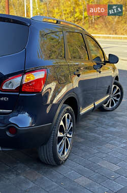 Позашляховик / Кросовер Nissan Qashqai+2 2011 в  фото 22 Позашляховик / Кросовер Nissan Qashqai+2 2011 в