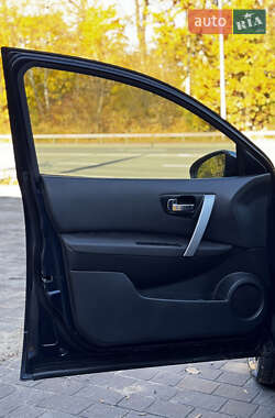 Позашляховик / Кросовер Nissan Qashqai+2 2011 в  фото 36 Позашляховик / Кросовер Nissan Qashqai+2 2011 в