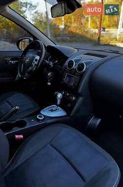 Позашляховик / Кросовер Nissan Qashqai+2 2011 в  фото 45 Позашляховик / Кросовер Nissan Qashqai+2 2011 в