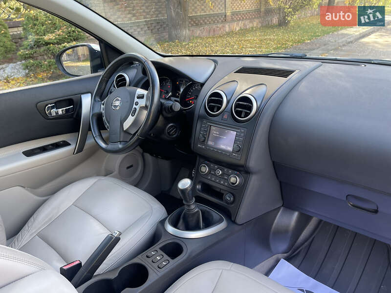 Внедорожник / Кроссовер Nissan Qashqai+2 2010 в Луцке