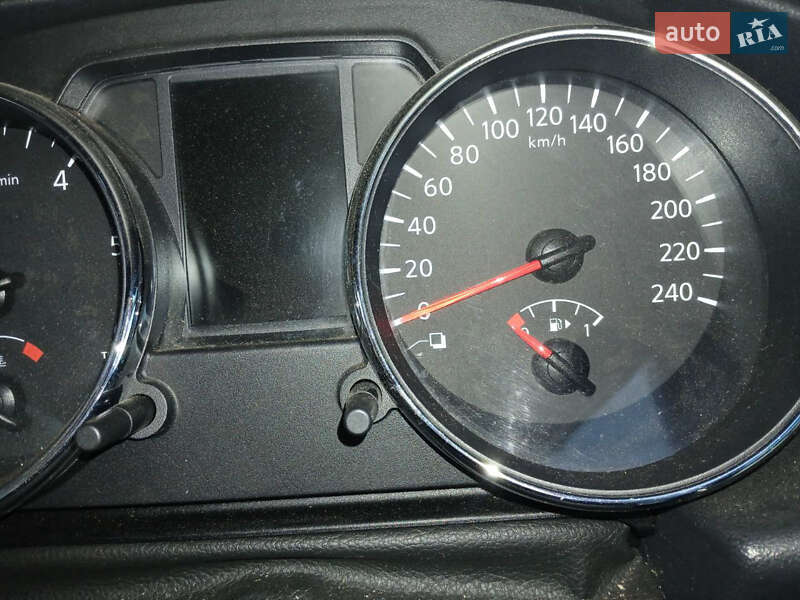 Позашляховик / Кросовер Nissan Qashqai+2 2011 в Кам'янець-Подільському фото 10 Позашляховик / Кросовер Nissan Qashqai+2 2011 в Кам'янець-Подільському