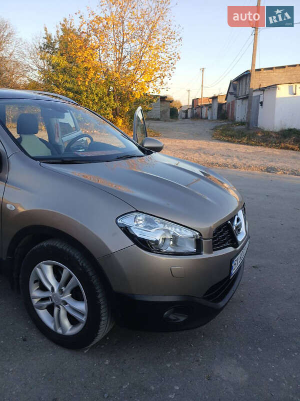 Позашляховик / Кросовер Nissan Qashqai+2 2011 в Кам'янець-Подільському фото 29 Позашляховик / Кросовер Nissan Qashqai+2 2011 в Кам'янець-Подільському