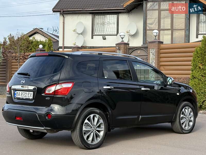 Внедорожник / Кроссовер Nissan Qashqai+2 2012 в Киеве