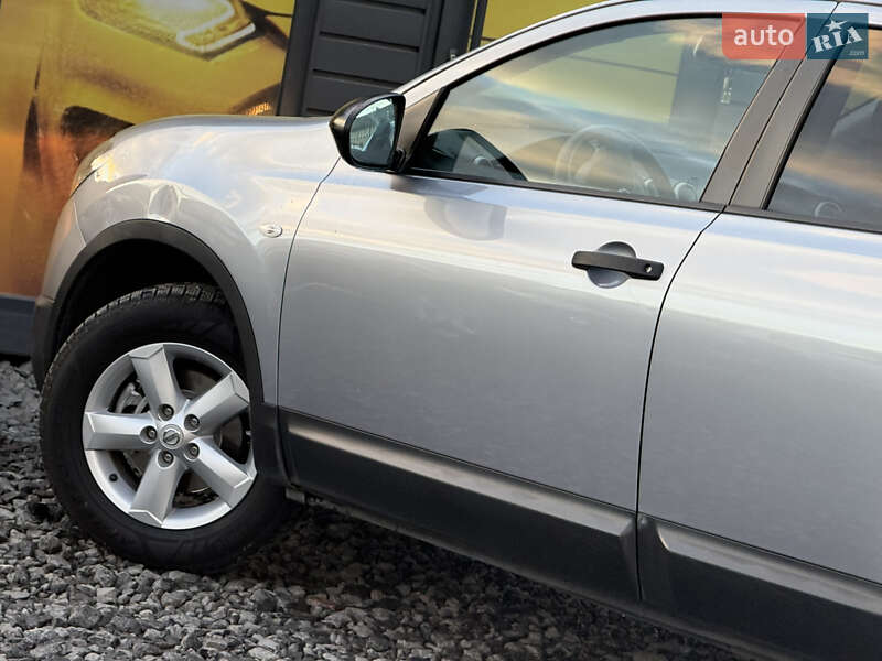 Позашляховик / Кросовер Nissan Qashqai+2 2010 в Стрию