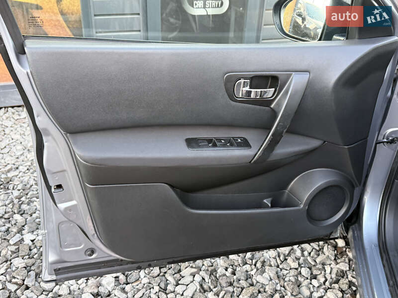 Позашляховик / Кросовер Nissan Qashqai+2 2010 в Стрию