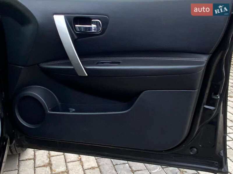 Внедорожник / Кроссовер Nissan Qashqai+2 2010 в Ровно