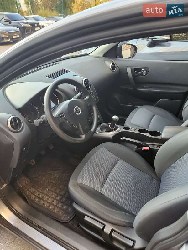 Позашляховик / Кросовер Nissan Qashqai+2 2011 в Києві