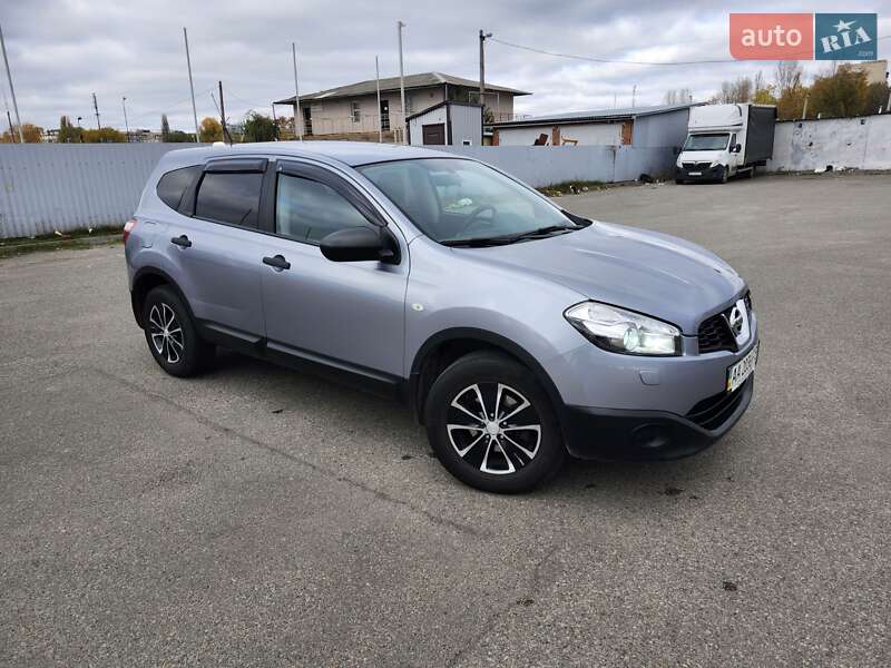 Позашляховик / Кросовер Nissan Qashqai+2 2011 в Києві