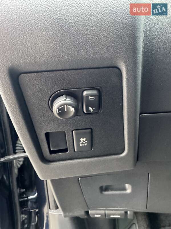 Внедорожник / Кроссовер Nissan Qashqai+2 2011 в Ровно фото 51 Внедорожник / Кроссовер Nissan Qashqai+2 2011 в Ровно