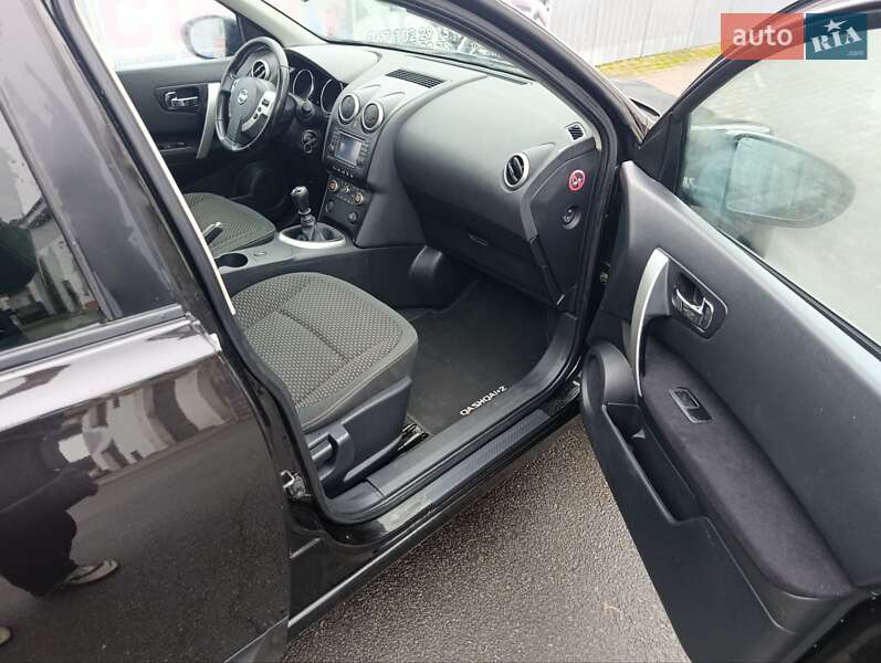 Позашляховик / Кросовер Nissan Qashqai+2 2010 в Звягелі