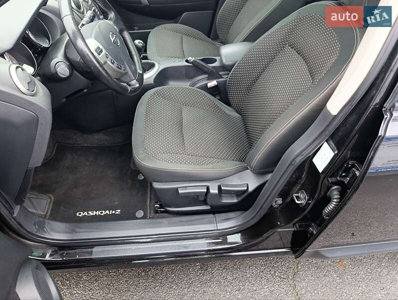 Позашляховик / Кросовер Nissan Qashqai+2 2010 в Звягелі