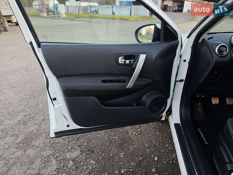 Внедорожник / Кроссовер Nissan Qashqai+2 2011 в Калуше фото 25 Внедорожник / Кроссовер Nissan Qashqai+2 2011 в Калуше