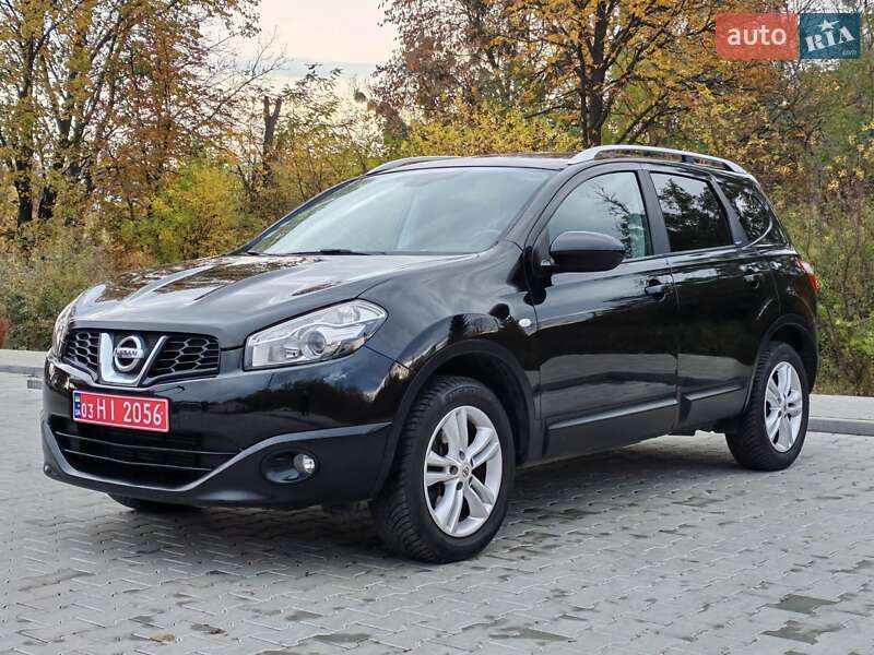 Позашляховик / Кросовер Nissan Qashqai+2 2011 в Стрию