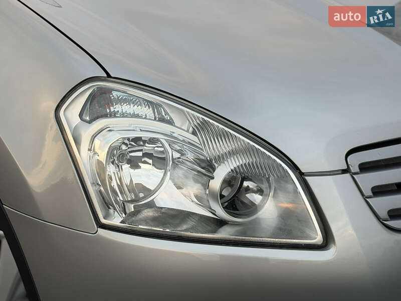 Позашляховик / Кросовер Nissan Qashqai+2 2010 в Вінниці