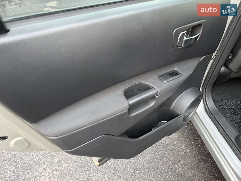 Позашляховик / Кросовер Nissan Qashqai+2 2010 в Вінниці