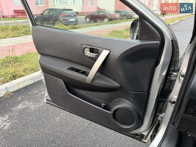 Позашляховик / Кросовер Nissan Qashqai+2 2010 в Вінниці