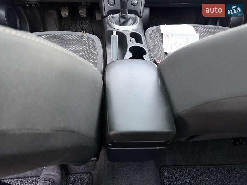 Позашляховик / Кросовер Nissan Qashqai+2 2010 в Вінниці