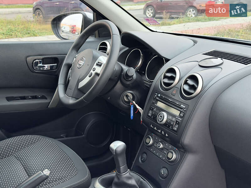 Позашляховик / Кросовер Nissan Qashqai+2 2010 в Вінниці