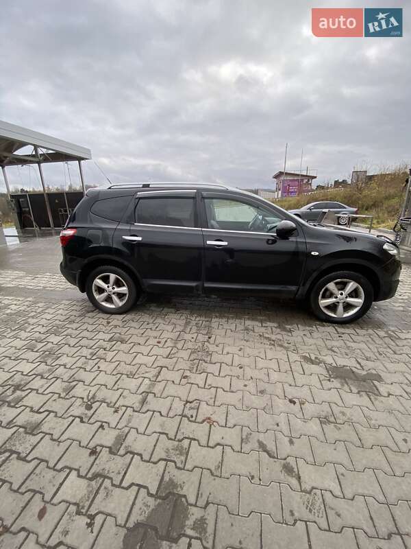 Nissan Qashqai+2 2011