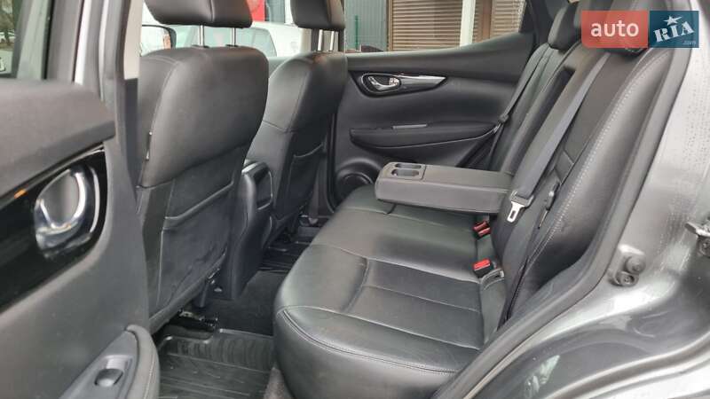 Позашляховик / Кросовер Nissan Qashqai+2 2015 в Полтаві