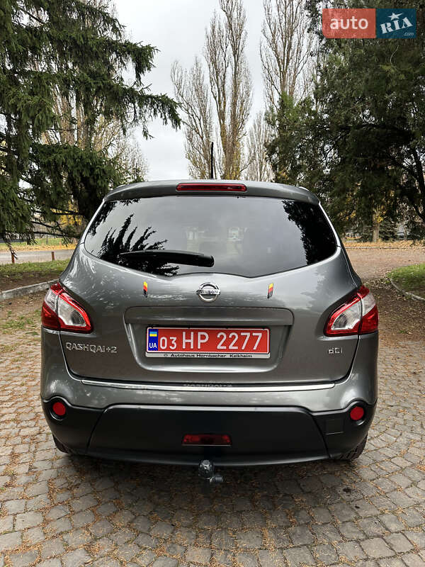 Позашляховик / Кросовер Nissan Qashqai+2 2011 в Києві