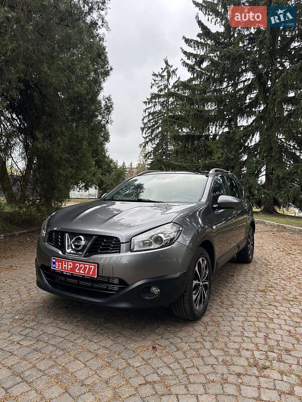 Позашляховик / Кросовер Nissan Qashqai+2 2011 в Києві