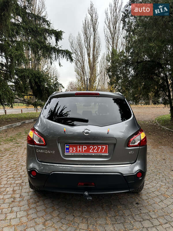 Позашляховик / Кросовер Nissan Qashqai+2 2011 в Києві