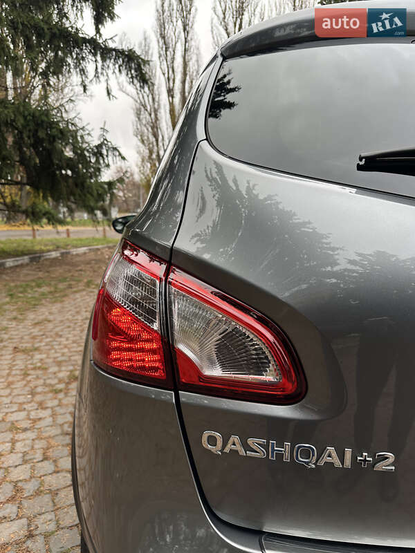Позашляховик / Кросовер Nissan Qashqai+2 2011 в Києві