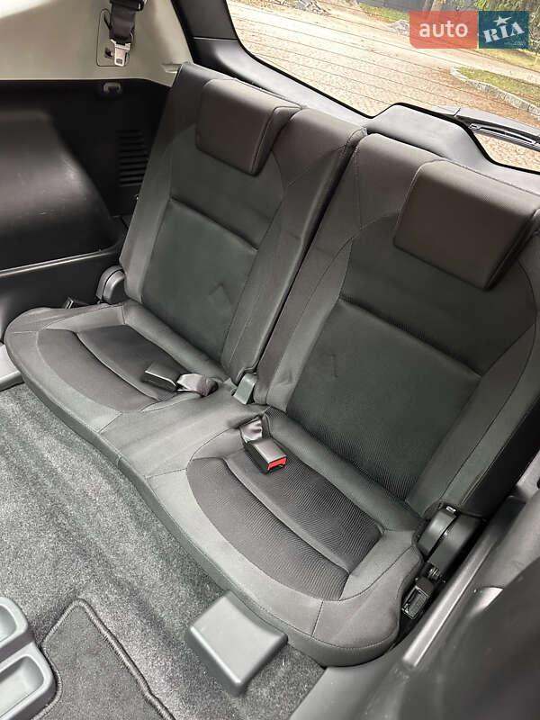 Позашляховик / Кросовер Nissan Qashqai+2 2011 в Києві