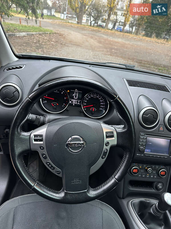Позашляховик / Кросовер Nissan Qashqai+2 2011 в Києві