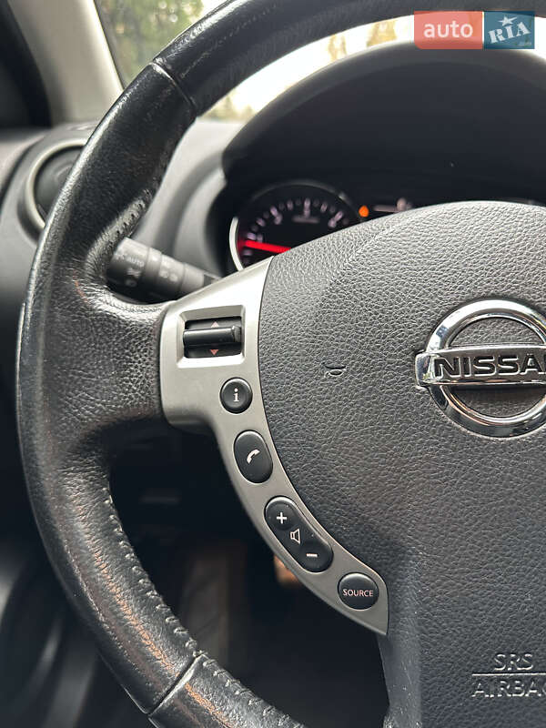 Позашляховик / Кросовер Nissan Qashqai+2 2011 в Києві