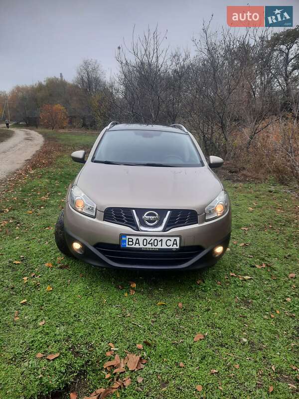 Внедорожник / Кроссовер Nissan Qashqai+2 2011 в Кропивницком