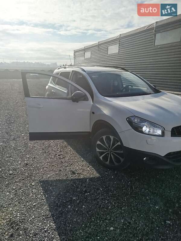 Внедорожник / Кроссовер Nissan Qashqai+2 2013 в Ивано-Франковске фото 6 Внедорожник / Кроссовер Nissan Qashqai+2 2013 в Ивано-Франковске