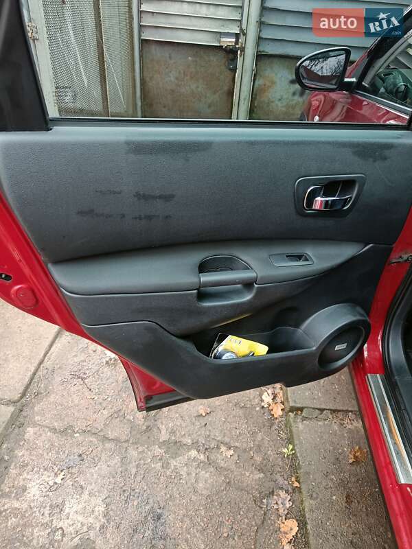 Внедорожник / Кроссовер Nissan Qashqai+2 2010 в Ирпене