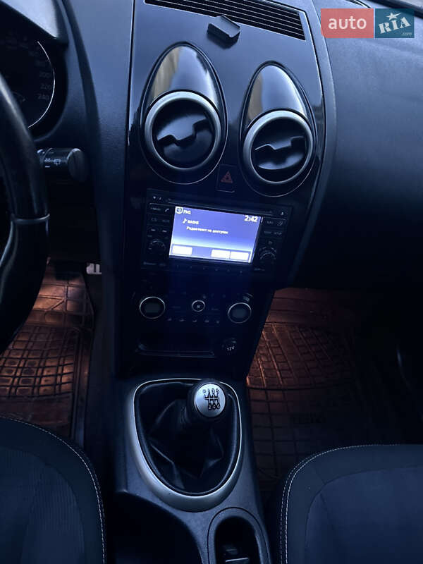 Внедорожник / Кроссовер Nissan Qashqai+2 2010 в Ивано-Франковске