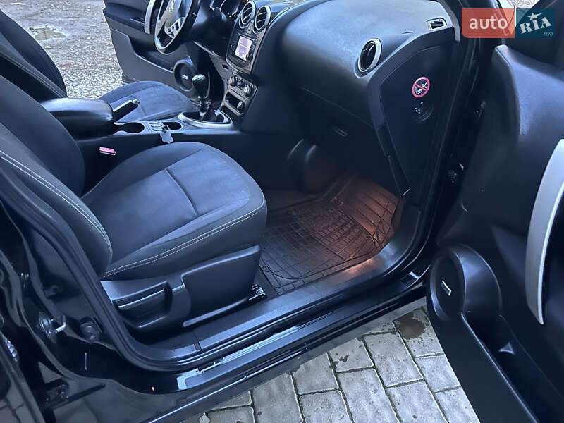 Внедорожник / Кроссовер Nissan Qashqai+2 2010 в Ивано-Франковске