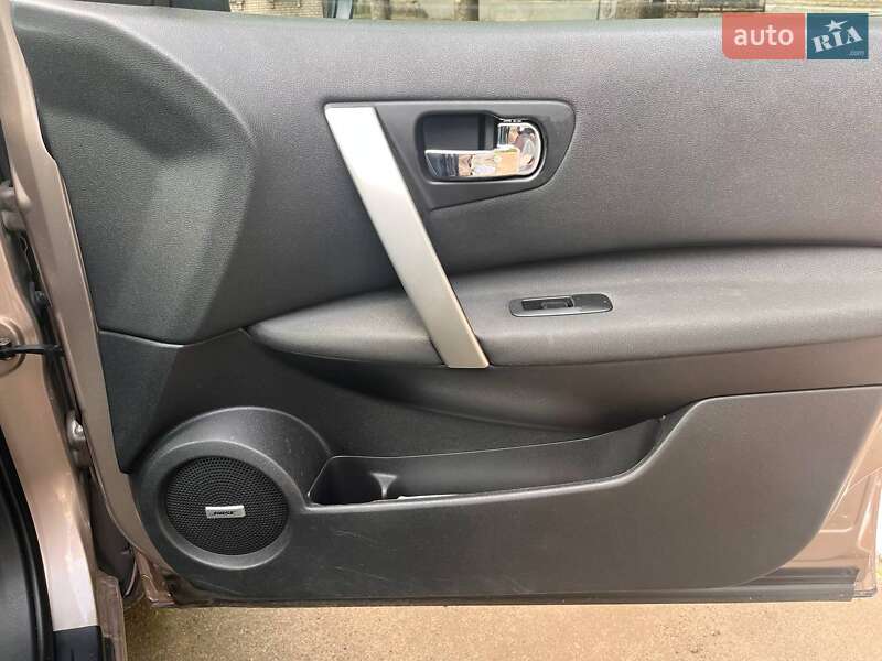 Внедорожник / Кроссовер Nissan Qashqai+2 2010 в Киеве