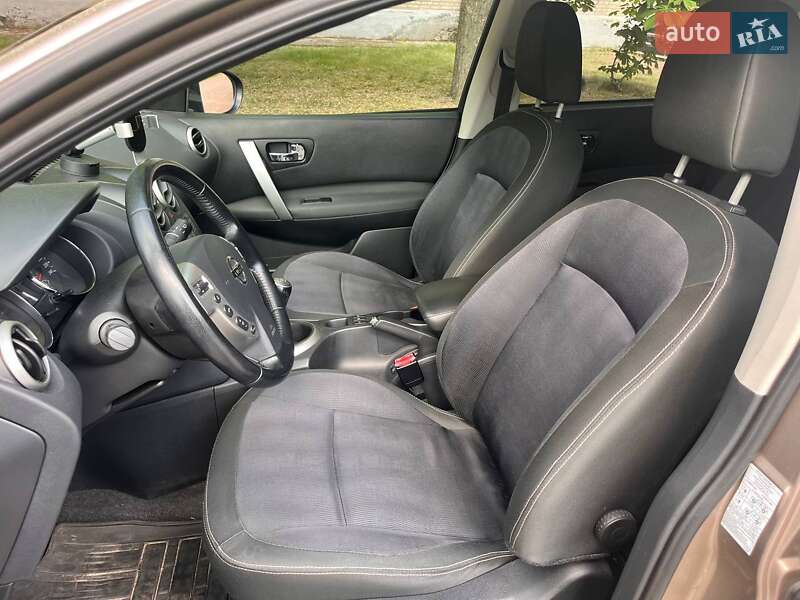 Внедорожник / Кроссовер Nissan Qashqai+2 2010 в Киеве