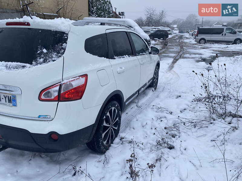 Внедорожник / Кроссовер Nissan Qashqai+2 2012 в Нововолынске